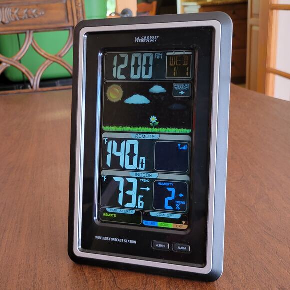 La Crosse Technology S88907 Wireless Color Weather Station w/out outdoor sensor - Picture 12 of 15